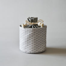 Load image into Gallery viewer, Nishijin-ori flat diamond pattern tea utensil storage bag
