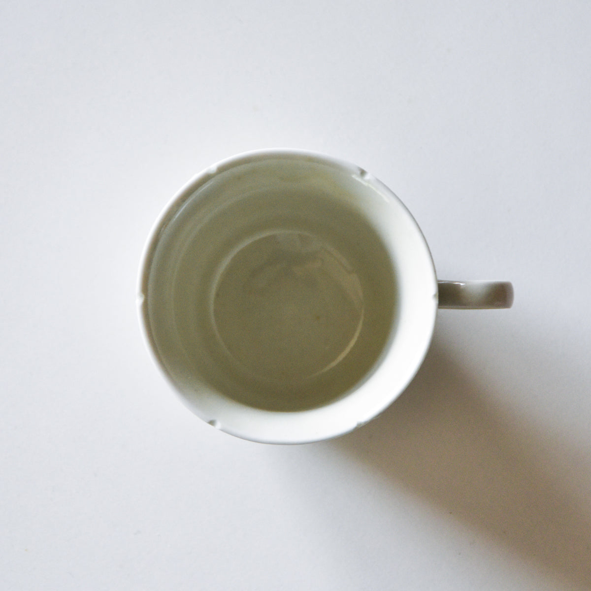 前田麻美 灰青釉 花七宝文カップ – kiwaha-tea