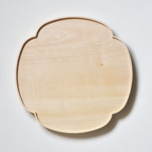 Load image into Gallery viewer, Mokko Oshiki Horse Chestnut Wood Tray (27×27cm)