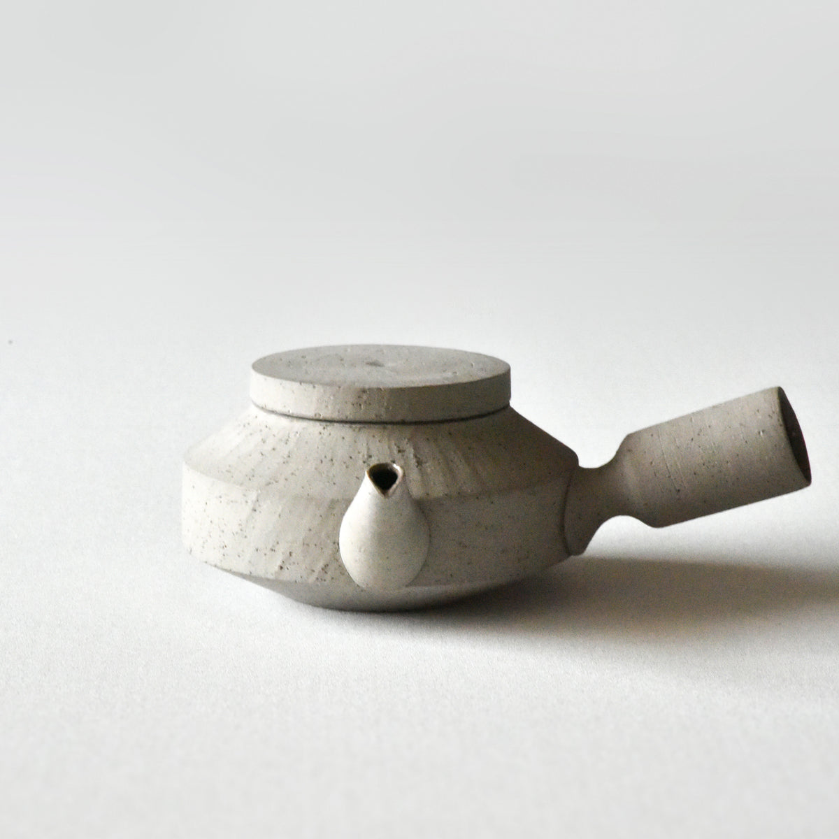 手造り　新羅　焼締透かし高杯　須恵器　菓子器　輸入品　Q1590 Yahoo!オークション -「須恵器 新羅」(日本の陶磁) (陶芸)の落札