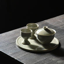 Load image into Gallery viewer, Shigetsu Kiln Yukiko Saito Pale green glaze peony arabesque pattern flat plate