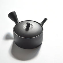 Load image into Gallery viewer, Gyokko kittate flat kyusu (Kiwaha special order product)