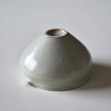 Load image into Gallery viewer, Shigetsu Kiln ,Yukiko Saito,  White Glazed Yuzamashi(Pitcher)