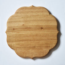 Load image into Gallery viewer, "Ryouka" Oshiki-Wooden Tray,Japanese chesnut (27 x 27 cm)