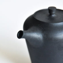 Load image into Gallery viewer, Unglazed T-Pot/Yakumo Okaue