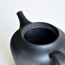 Load image into Gallery viewer, Unglazed T-Pot/Yakumo Okaue