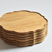 Load image into Gallery viewer, "Ryouka" Oshiki-Wooden Tray,Japanese chesnut (27 x 27 cm)