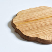 Load image into Gallery viewer, "Ryouka" Oshiki-Wooden Tray,Japanese chesnut (27 x 27 cm)