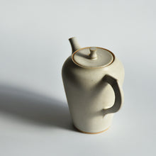 Load image into Gallery viewer, 丘上八雲  T-Pot ♯85 白釉