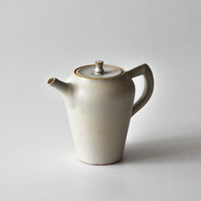 Load image into Gallery viewer, 丘上八雲  T-Pot ♯85 白釉