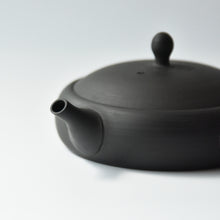 Load image into Gallery viewer, Gyokuko Ultra-flat kyusu (kiwaha special order product)