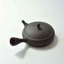 Load image into Gallery viewer, Gyokuko Ultra-flat kyusu (kiwaha special order product)