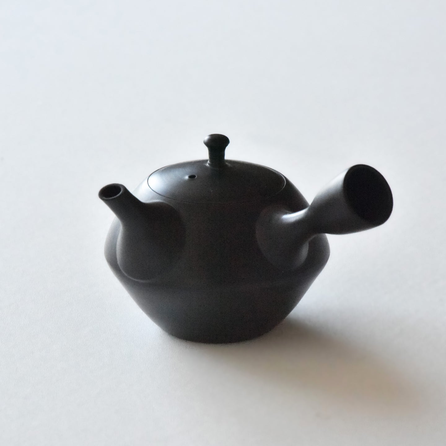 Hokuryu Reduction Fired Tama-gata Kyusu Teapot