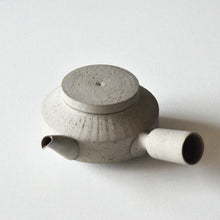 Load image into Gallery viewer, 3RD CERAMICS Unglazed Side-handle Kyusu(Teapot)
