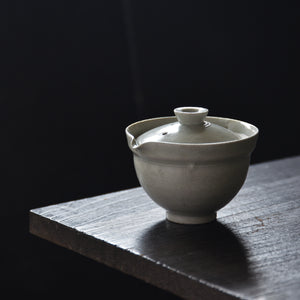 枝月窯  齋藤有希子  白釉  牡丹唐草紋 絞り出し小急須