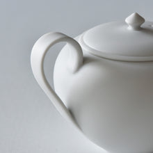 Load image into Gallery viewer, Kiyoko Morioka Teapot
