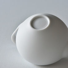 Load image into Gallery viewer, Kiyoko Morioka Teapot
