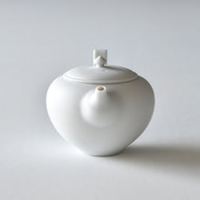 Load image into Gallery viewer, Kiyoko Morioka Teapot
