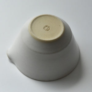 Titanium white glaze Yuzamashi(Shiko / kiwaha)