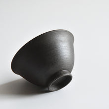 Load image into Gallery viewer, MInoru Hara Nanbanede Kumidashi tea bowl
