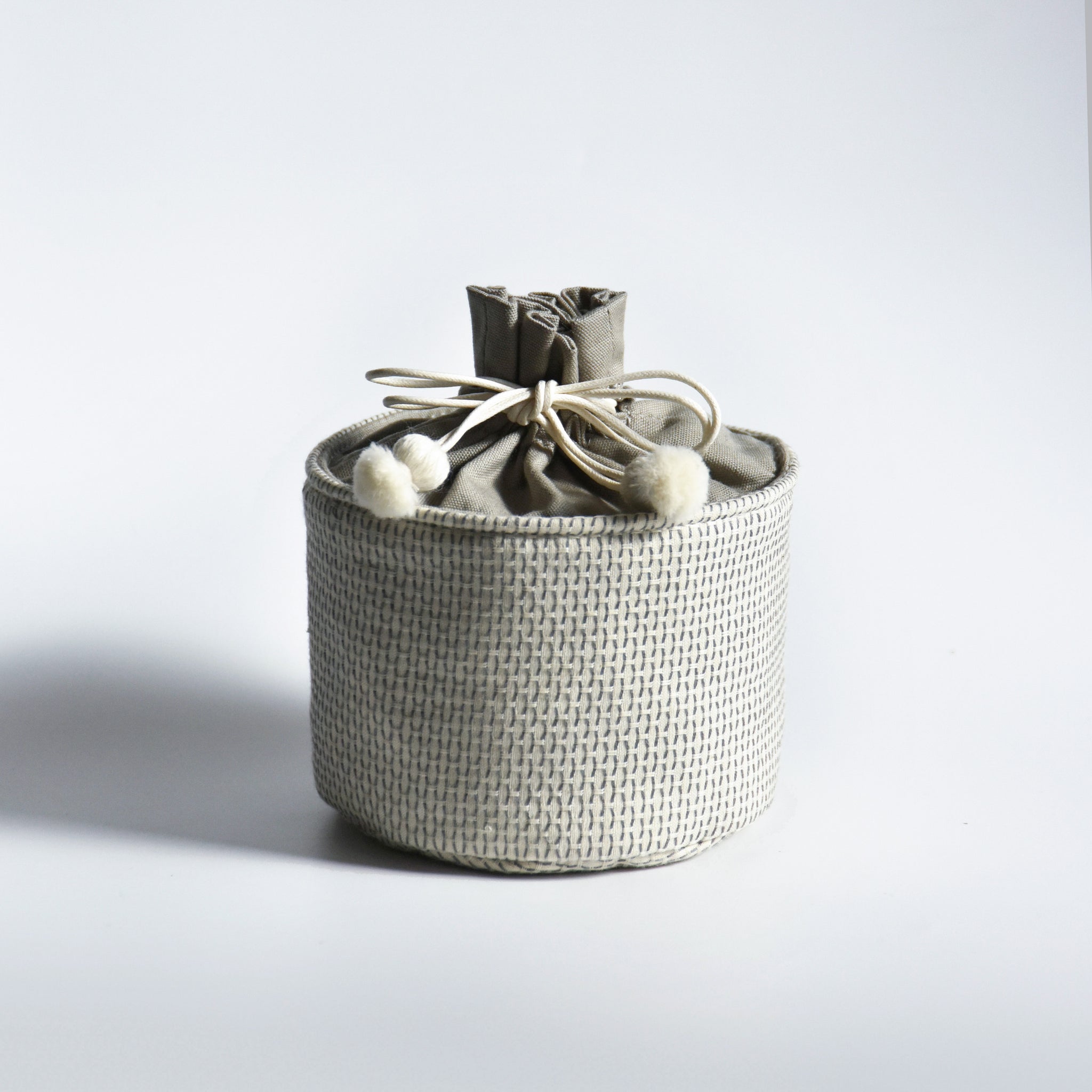 入れ子茶器 チタン白釉（紫香×kiwaha） – kiwaha-tea